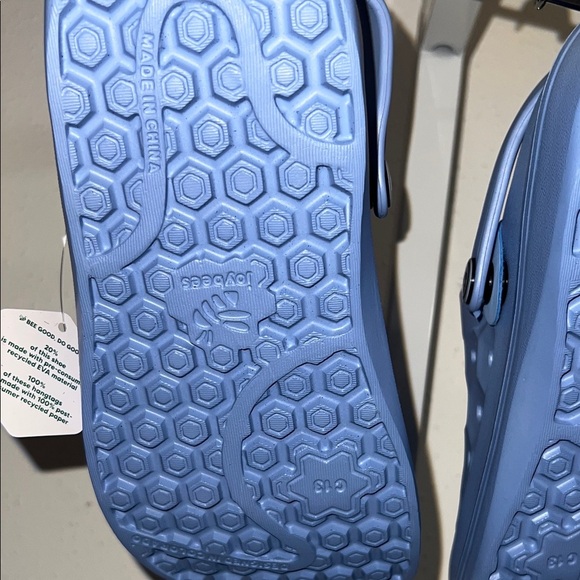 JOYBEES NWT Kids' Light Blue Slip-On Clogs with Removable Fuzzy Lining - Picture 5 of 8